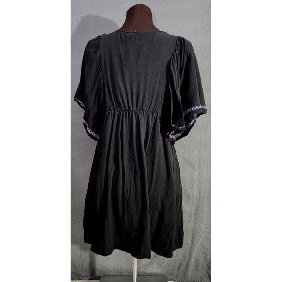 Flying Tomato Tunic Womens M Anthropologie Embroidered Black Peasant Tassel‎ Top - Picture 4 of 9